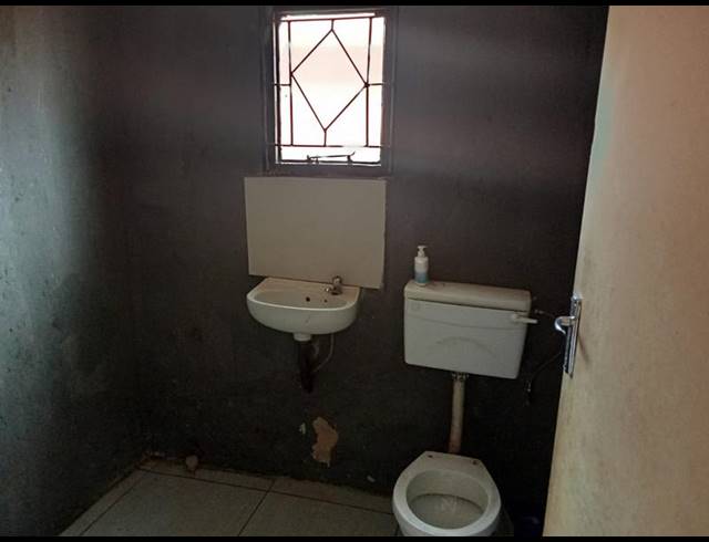 2 BEDROOM HOUSE FOR SALE IN ZONKIZIZWE